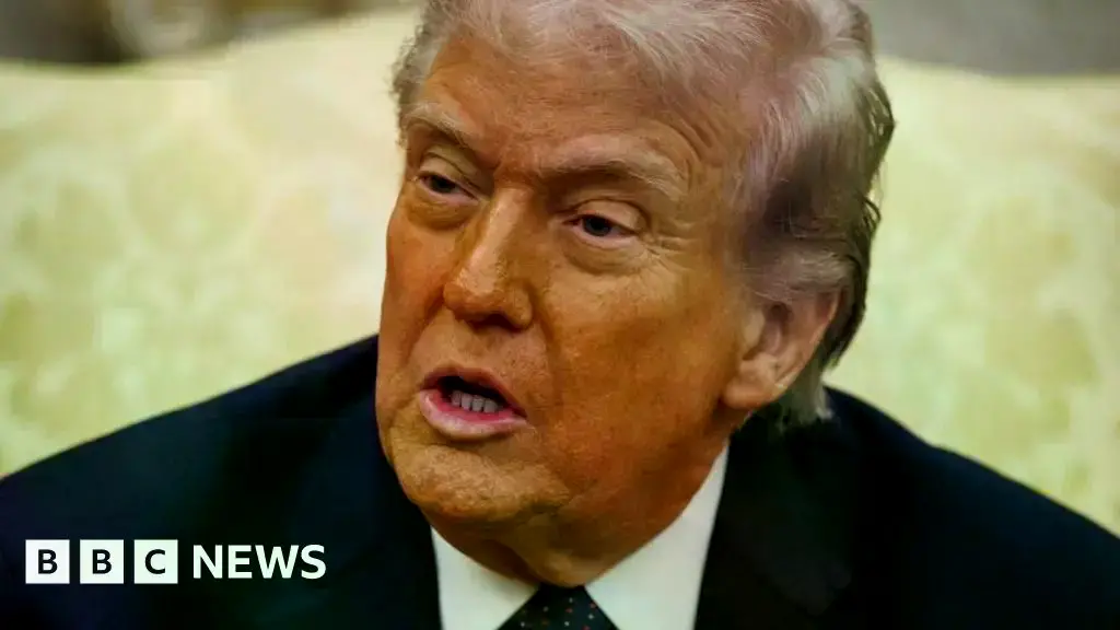 Donald Trump habla en una rueda de prensa en la Casa Blanca.