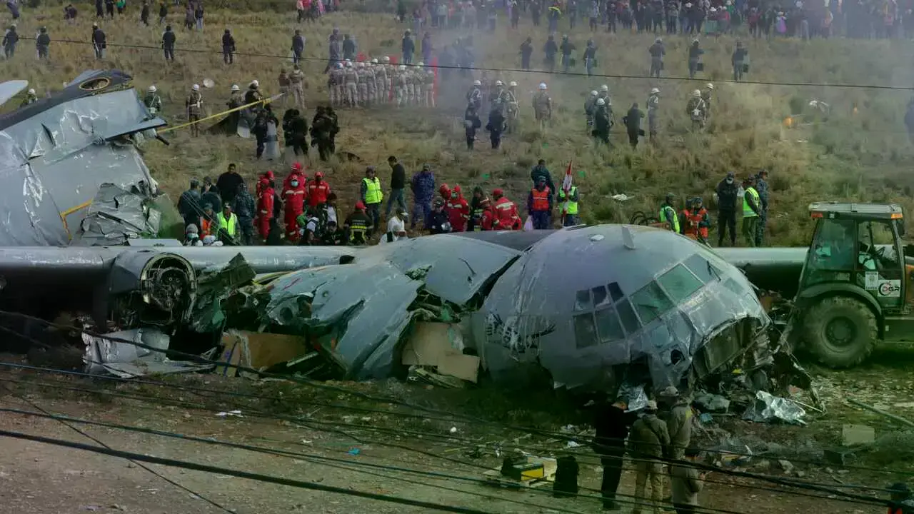 Imagen del accidente aéreo en El Alto.