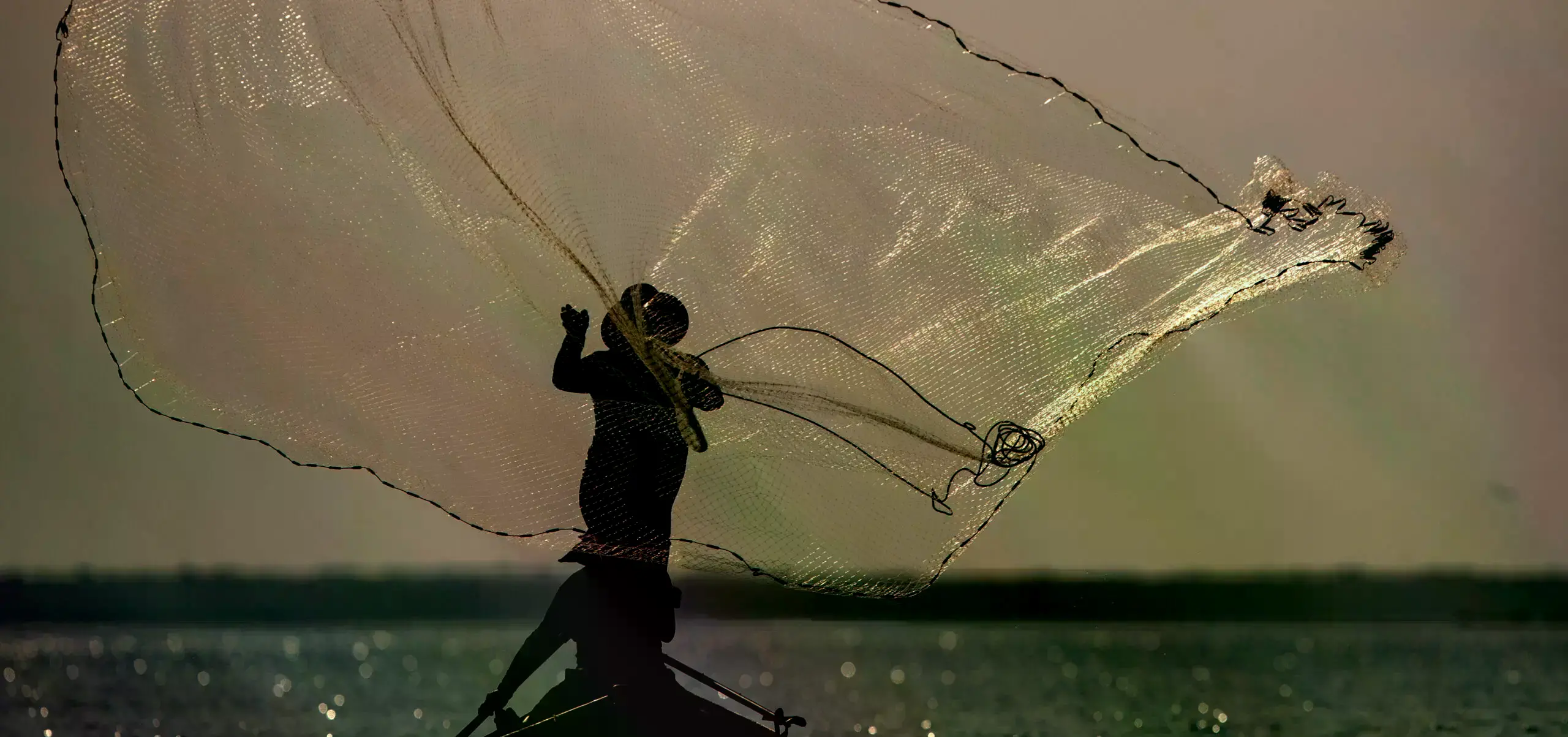 Una sección de la selva amazónica junto a campos de soja en Belterra, estado de Pará, Brasil.