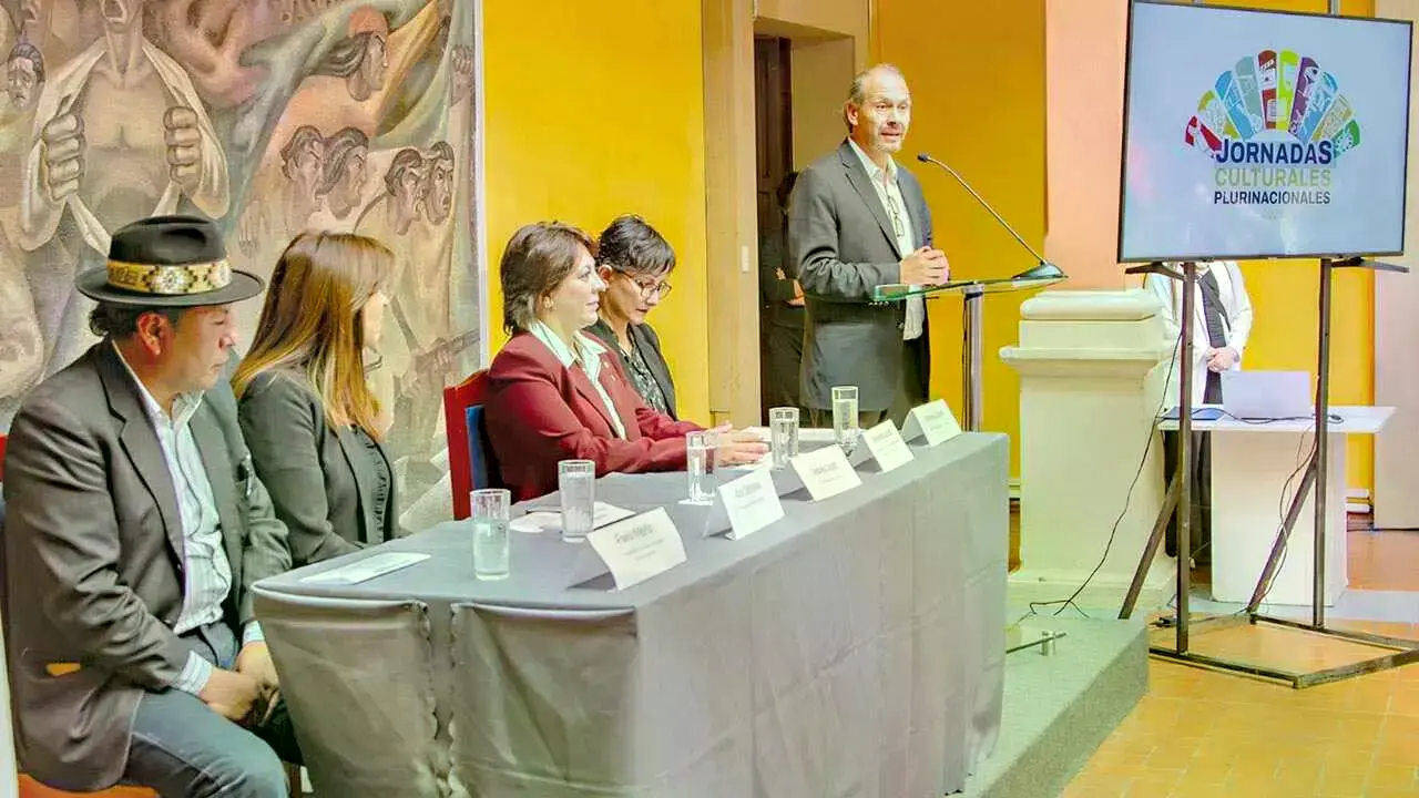 El viceministro de Culturas y Folklore, Andrés Zaratti, en el lanzamiento de las Jornadas Culturales Plurinacionales.