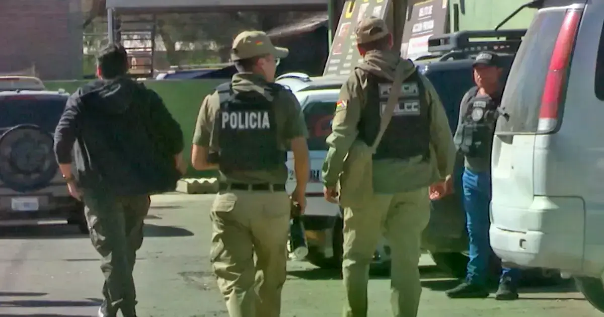 Personal policial y de la Fiscalía investigan el hecho.