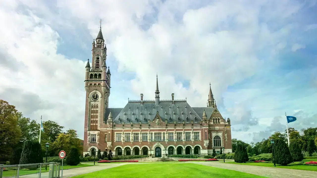 Una vista general del edificio de La Haya en Ámsterdam.