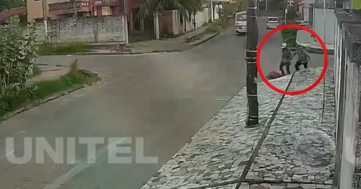 Captura de las cámaras de seguridad que muestran a los dos atracadores.