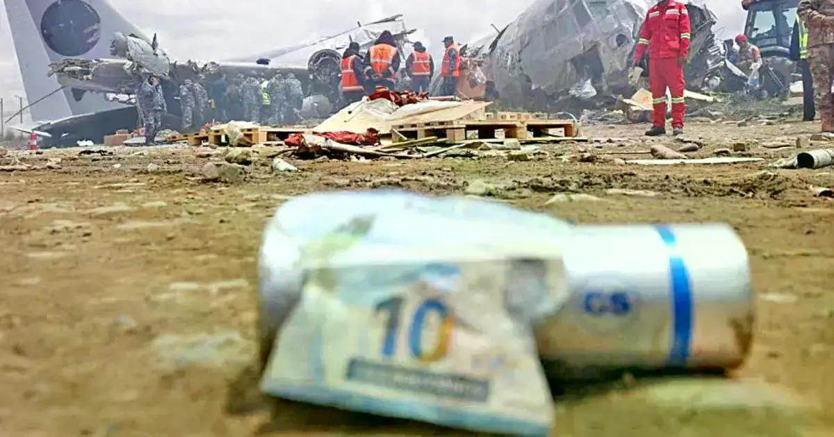 La Policía secuestró billetes vinculados al avión siniestrado.