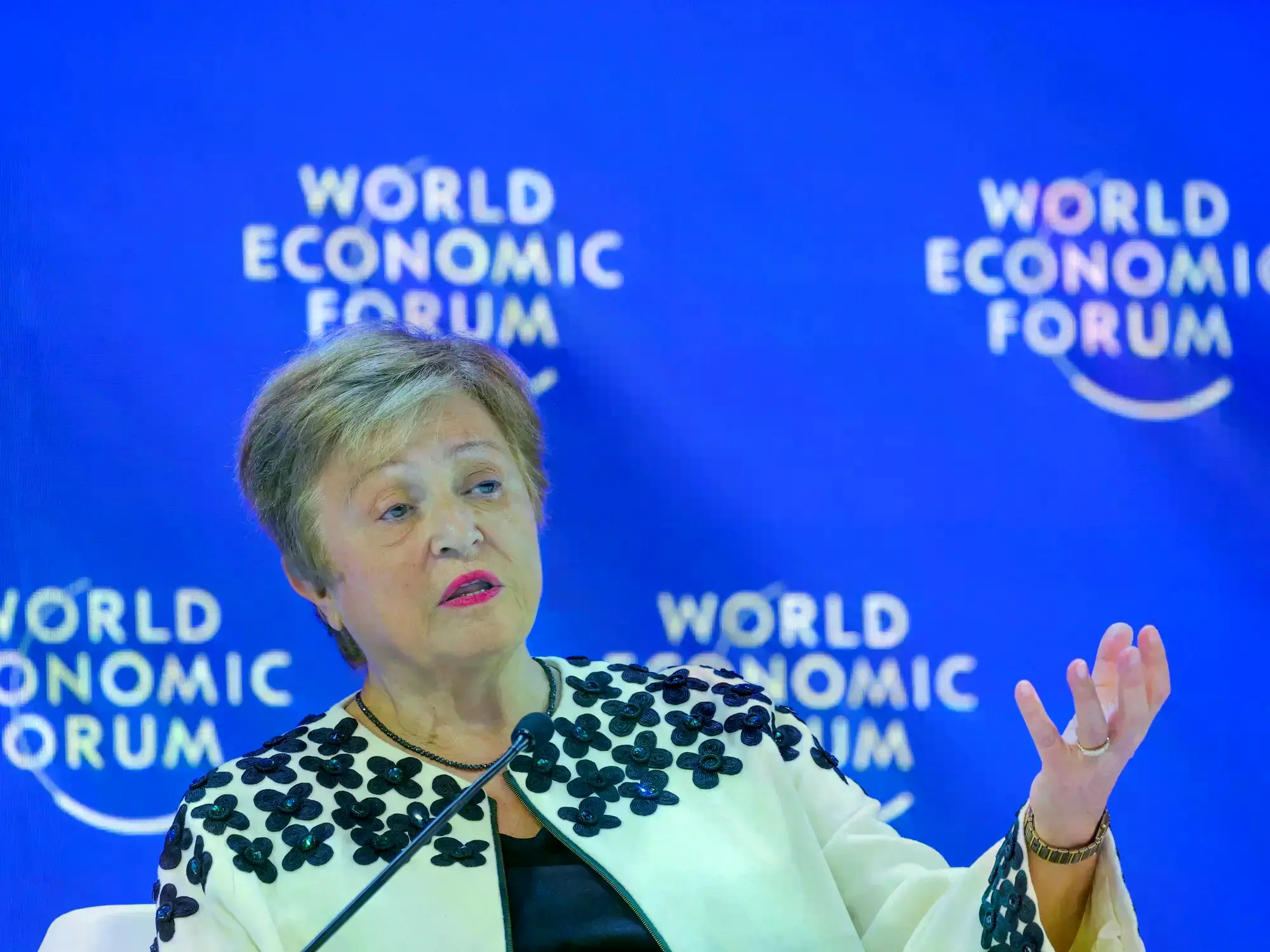 Kristalina Georgieva habló de la incertidumbre agravada por la guerra.