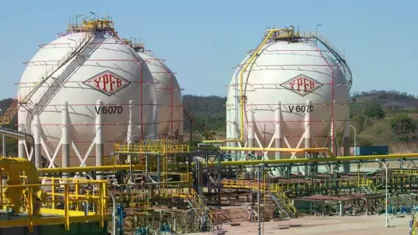 Parte del contrato entre YPFB y la empresa canadiense.