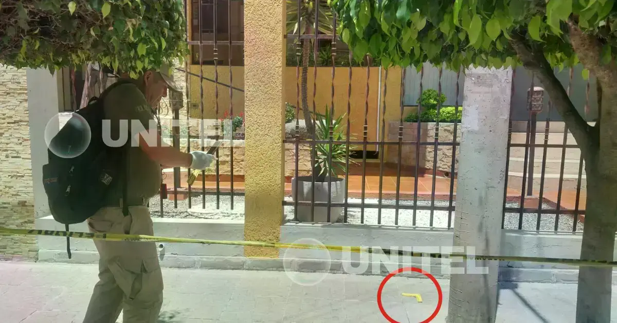 Personal policial tomó muestras del lugar donde impactaron los proyectiles