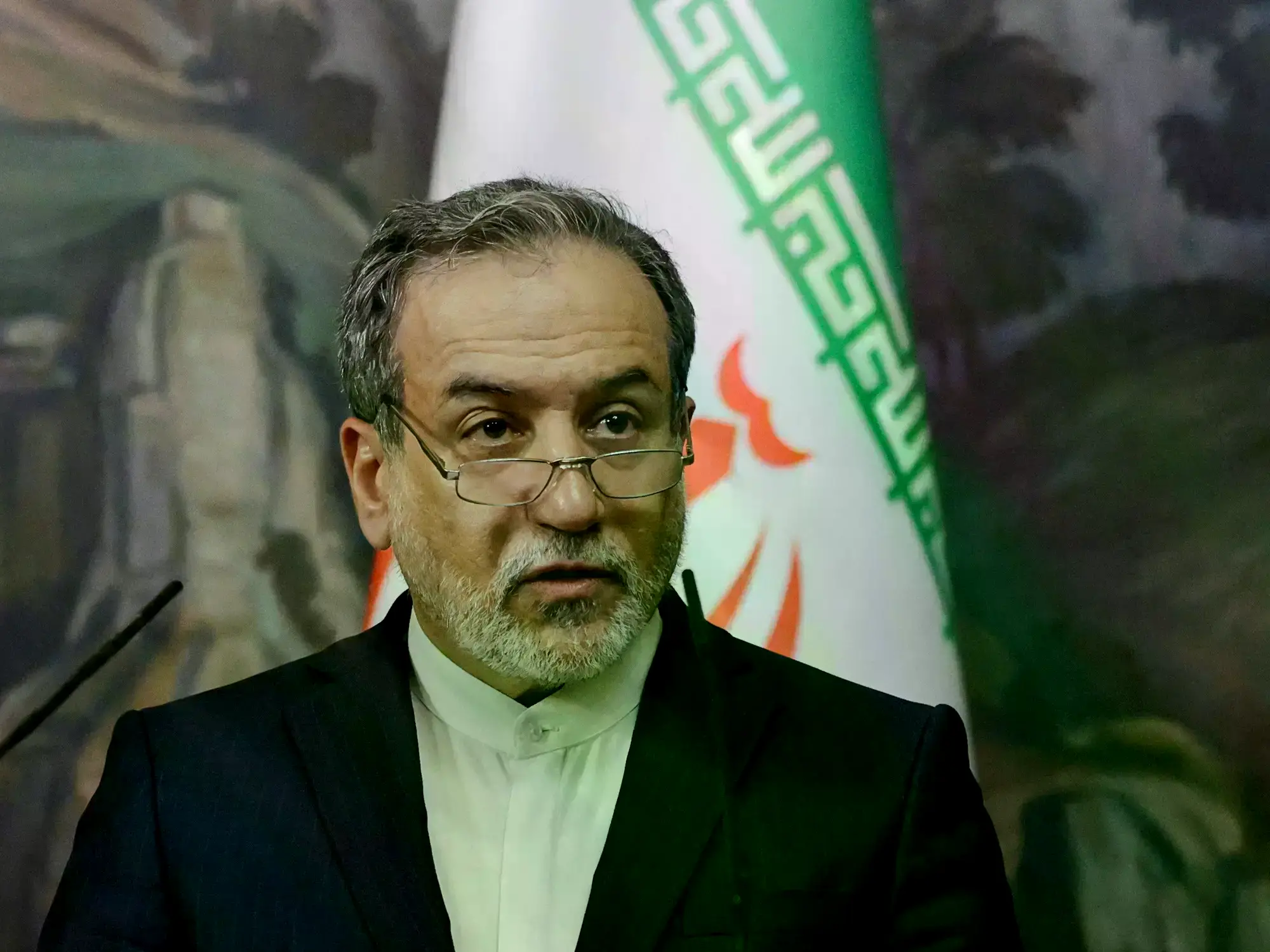 El ministro iraní, Abbas Araqchi, en una conferencia de prensa en Moscú el año pasado.