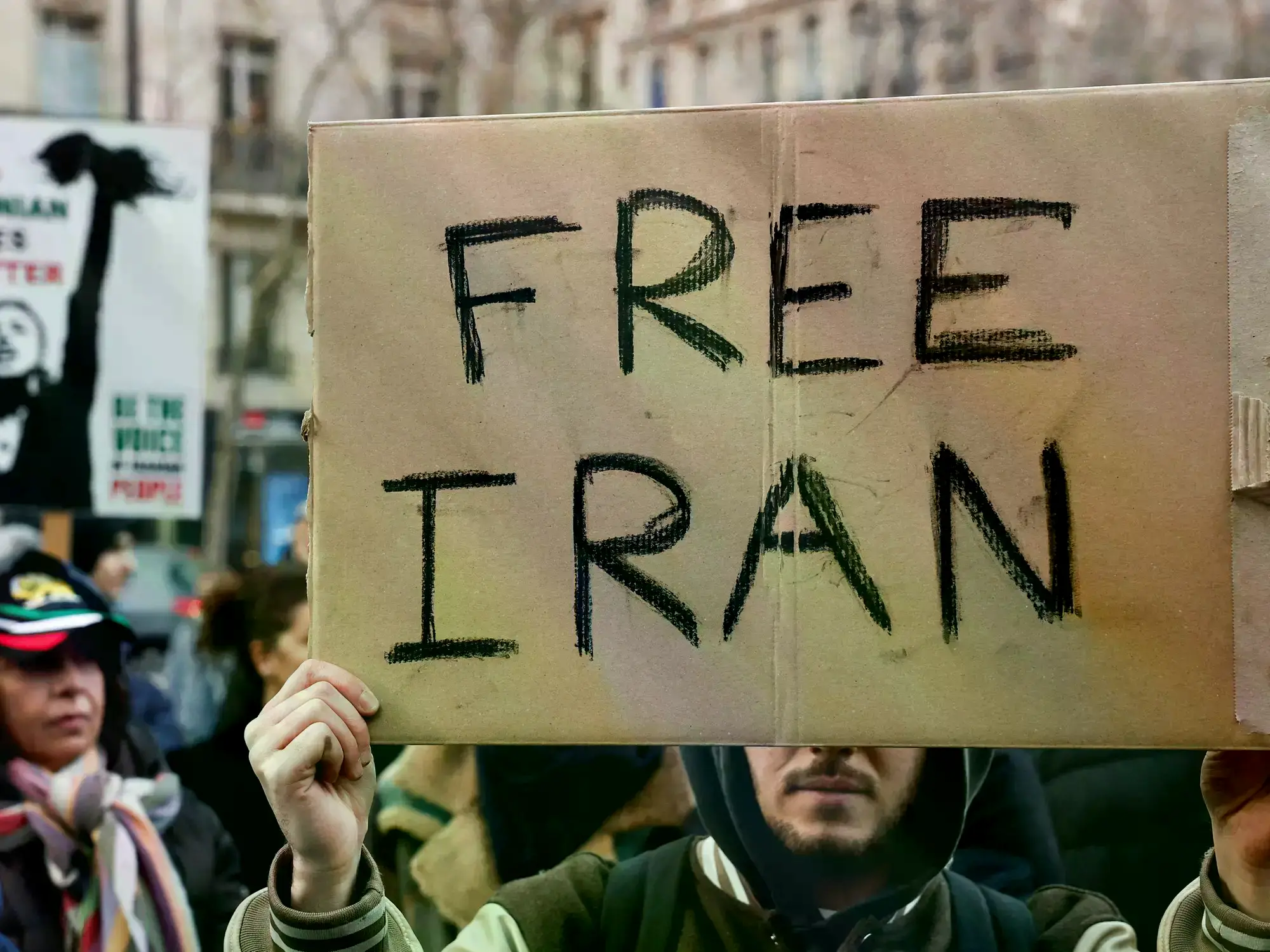 Manifestantes en apoyo al pueblo iraní en París, enero de 2026.