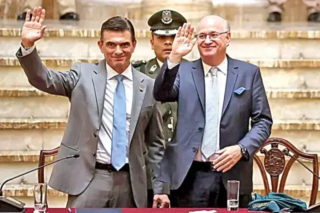 El presidente Rodrigo Paz y el titular del BID, Ilan Goldfajn, en enero, en La Paz.