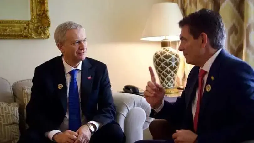 El presidente, Rodrigo Paz, reunido con el presidente electo de Chile, José Antonio Kast, en Miami.