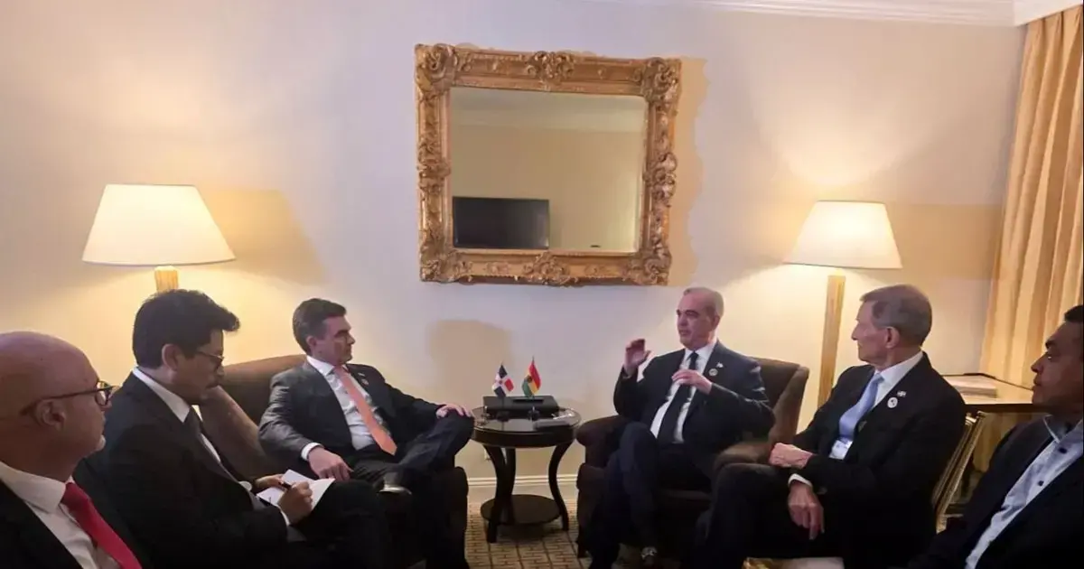 Reunión del presidente Rodrigo Paz con su par de República Dominicana