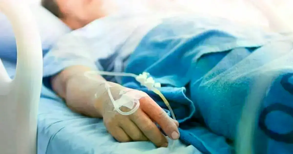 El joven de 22 años continúa internado