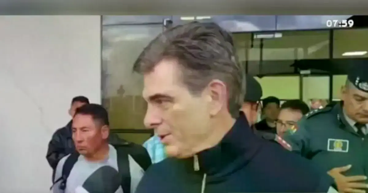 Rodrigo Paz llegó al aeropuerto de El Alto.