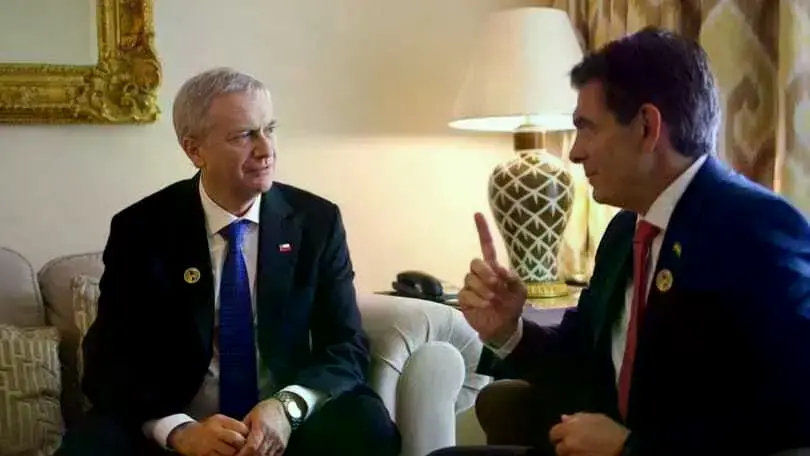 Presidente boliviano inicia semana diplomática con Chile, España y Brasil