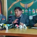Choferes de Bolivia advierten que no permitirán un nuevo aumento del precio de la gasolina