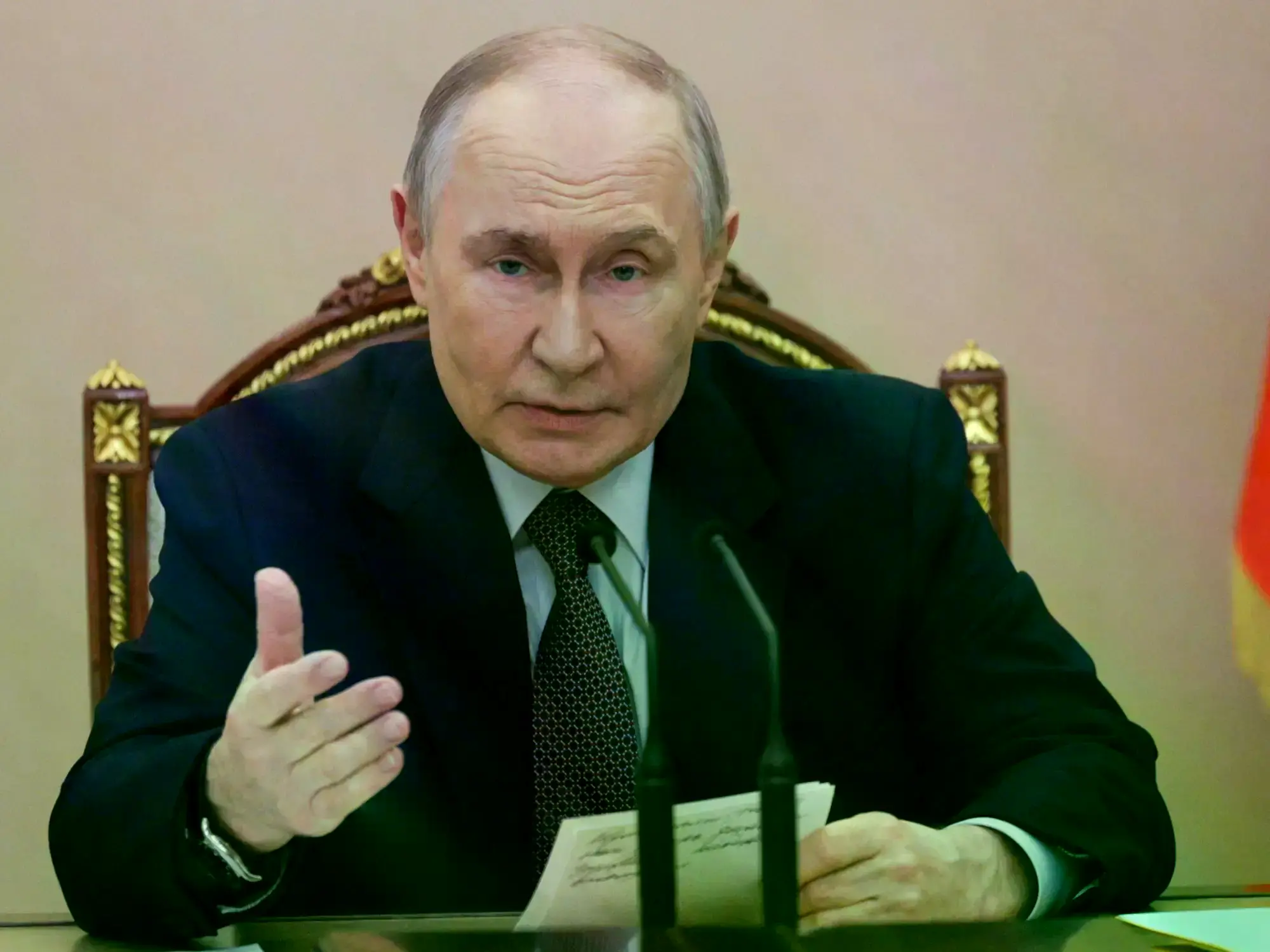 El presidente ruso, Vladímir Putin, preside una reunión gubernamental en el Kremlin.