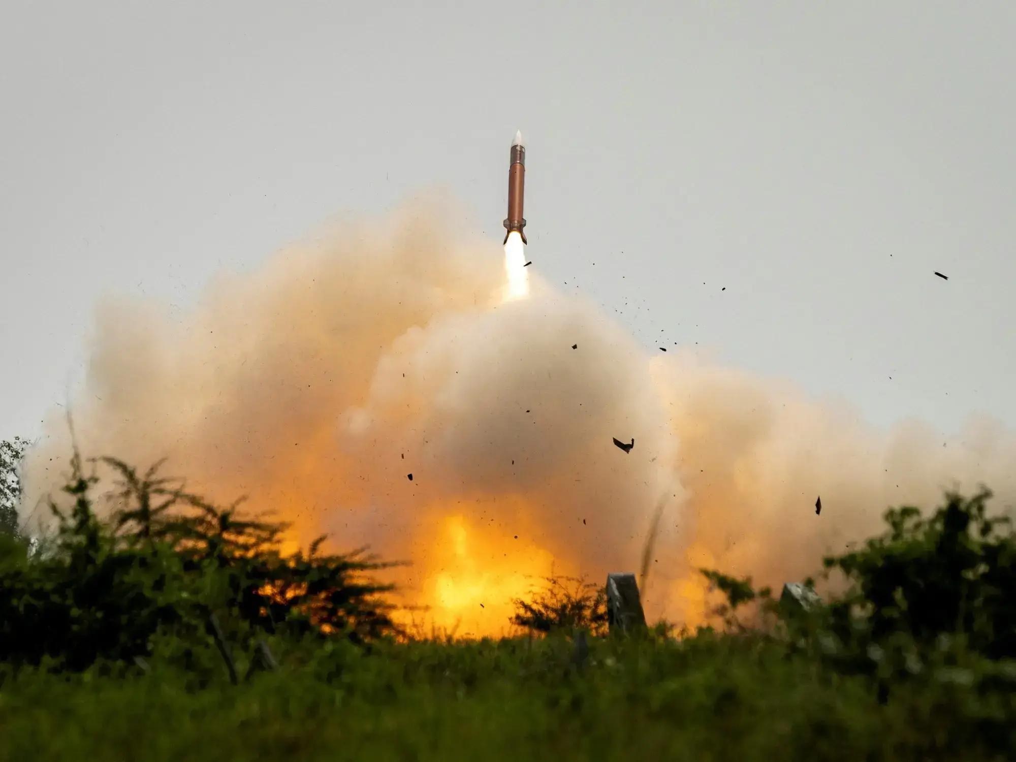 Un misil Patriot es lanzado durante maniobras militares.