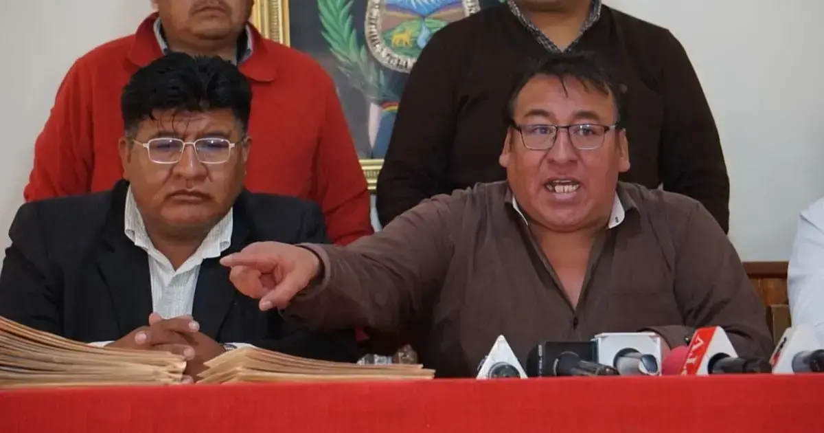 Dirigentes de un sector de los choferes de La Paz.