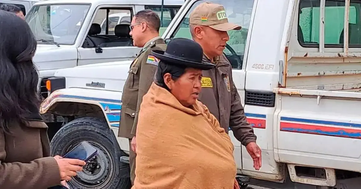 La exdirectora del Fondo Indígena, Elvira Parra, en dependencias de la Felcc.