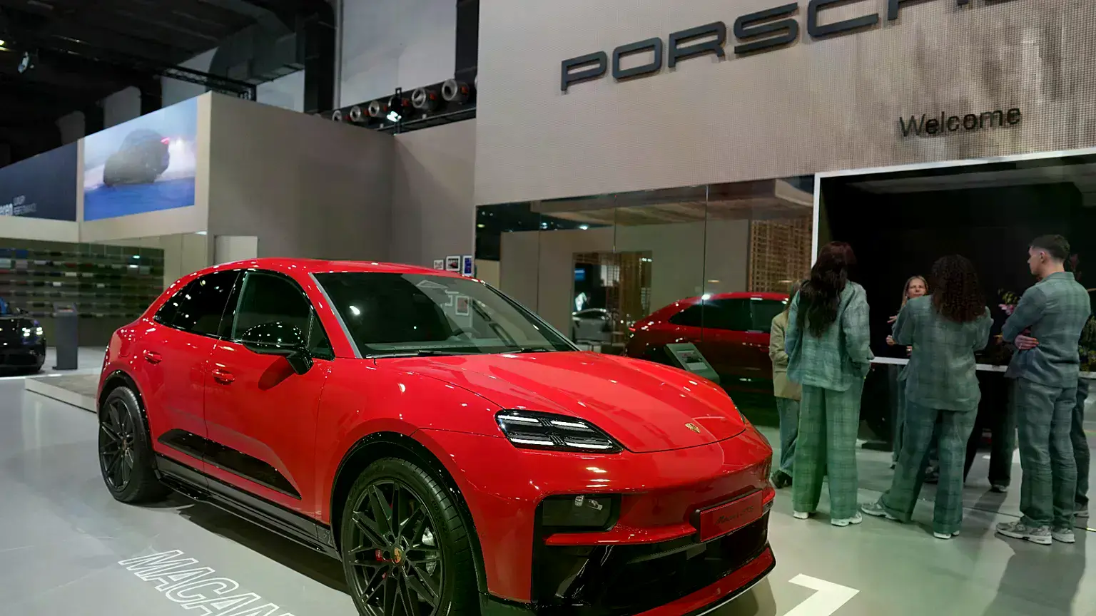 El Porsche Macan GTS antes de su presentación en primicia europea, Bruselas, Bélgica, 20 de enero de 2026.