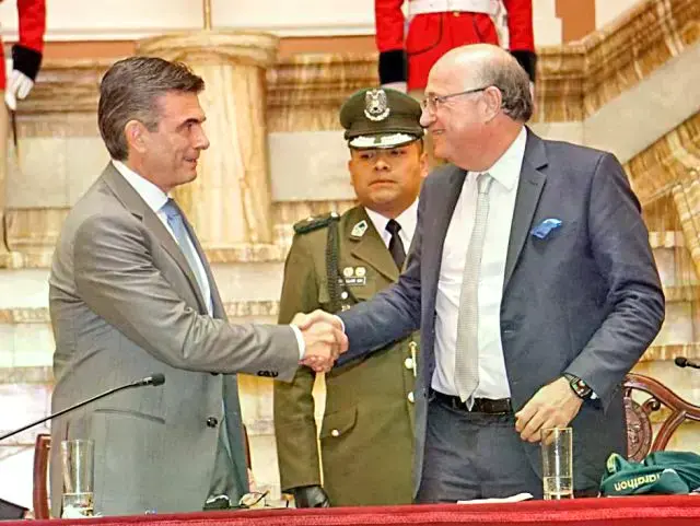 El presidente Rodrigo Paz y el titular del BID, Ilan Goldfajn, en enero, en La Paz.