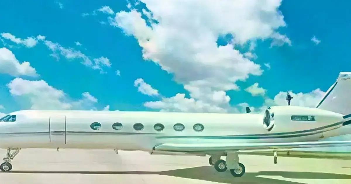 El avión privado contratado en Estados Unidos para el transporte de las 32 maletas con divisas.