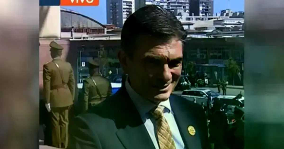 Rodrigo Paz en Chile.