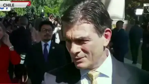 Rodrigo Paz en Chile.