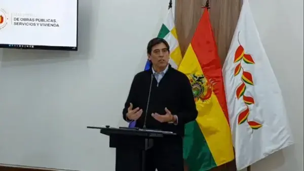 El ministro de Obras Públicas, Mauricio Zamora.