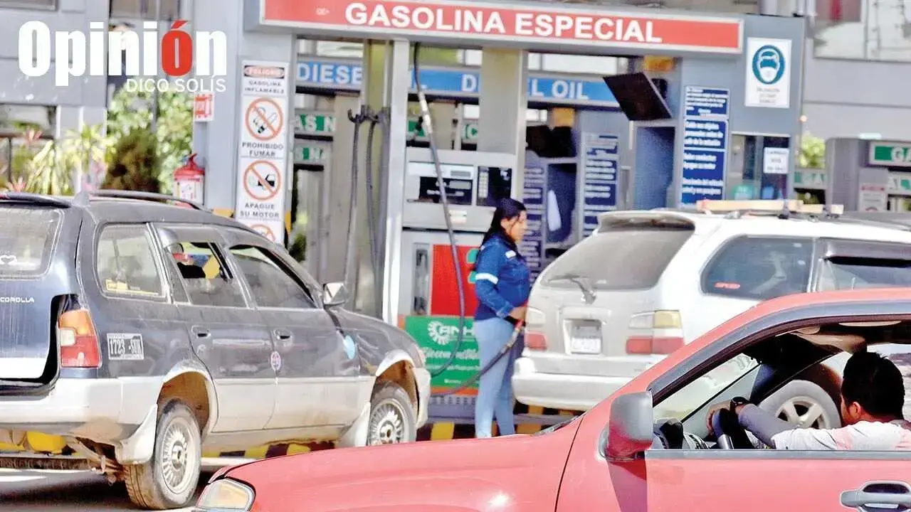 Foto referencial de un surtidor que comercializa combustibles en Cochabamba.