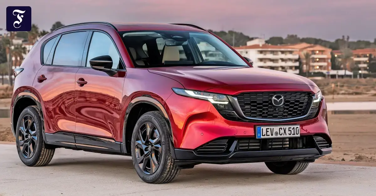 Mazda CX-5 en color rojo, el tono característico del modelo.