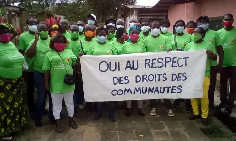 Miembros de Synaparcam, asociación de comunidades afectadas por Socapalm (filial de Socfin).