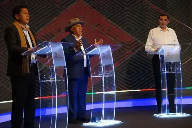 Candidatos a la Gobernación de La Paz en el foro debate.