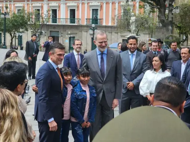 Rodrigo Paz y Felipe VI se toman fotografías en La Paz.
