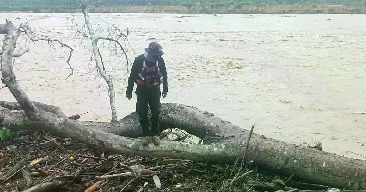 Búsqueda de desaparecido en el río Piraí