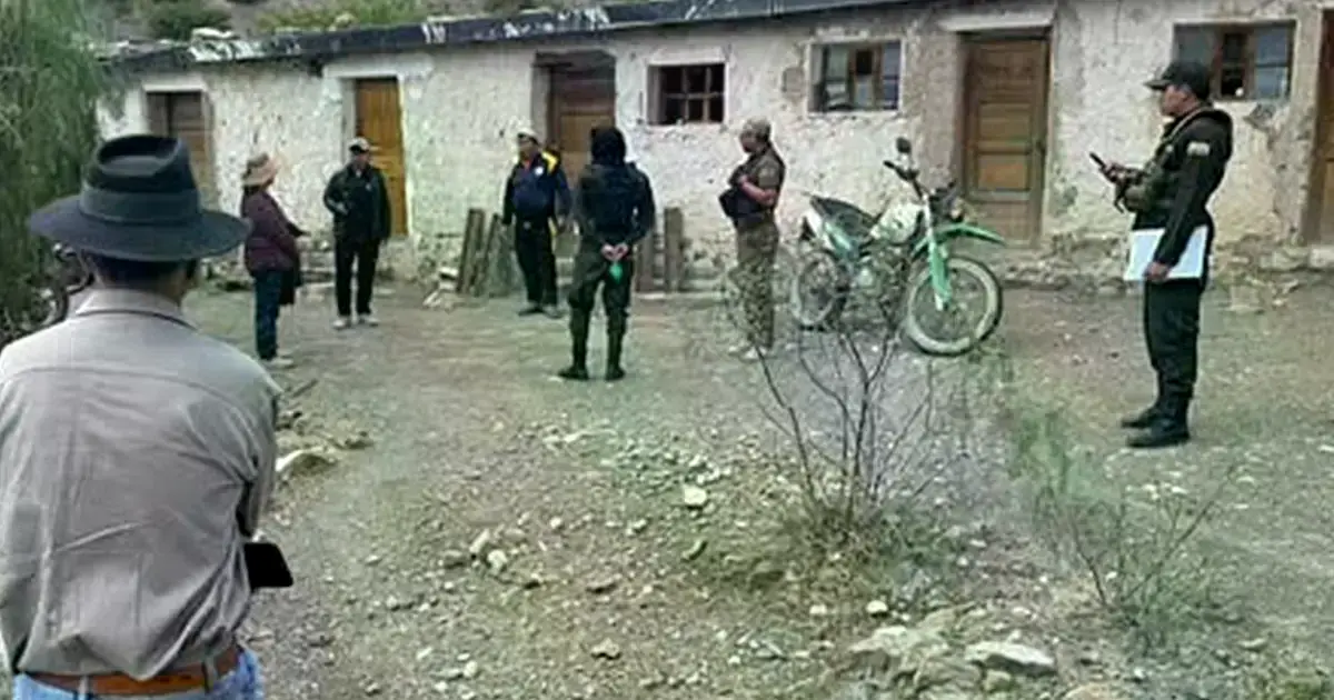 Policías y miembros de AJAM detuvieron a dos personas en diciembre.