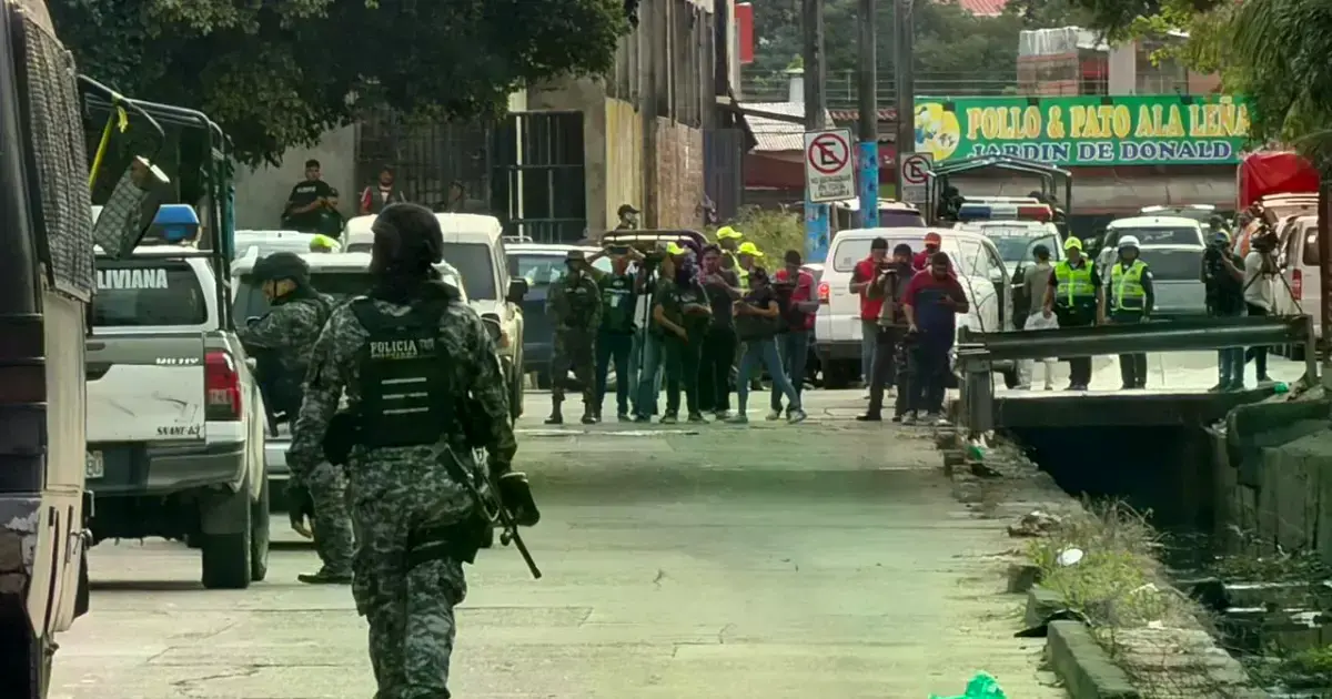 Operativo policial en Santa Cruz de la Sierra.