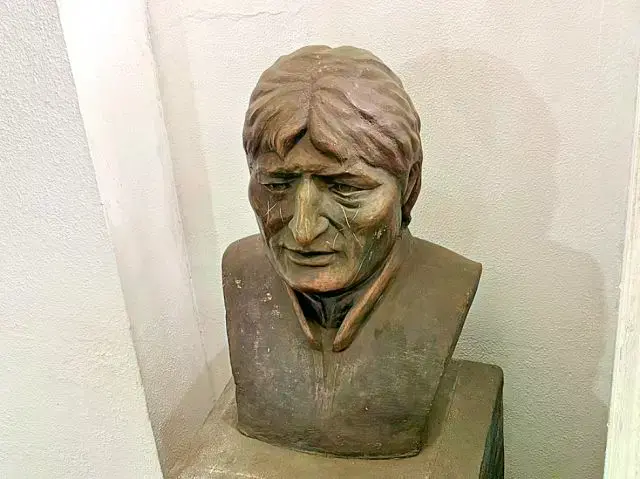 El busto de Evo Morales.