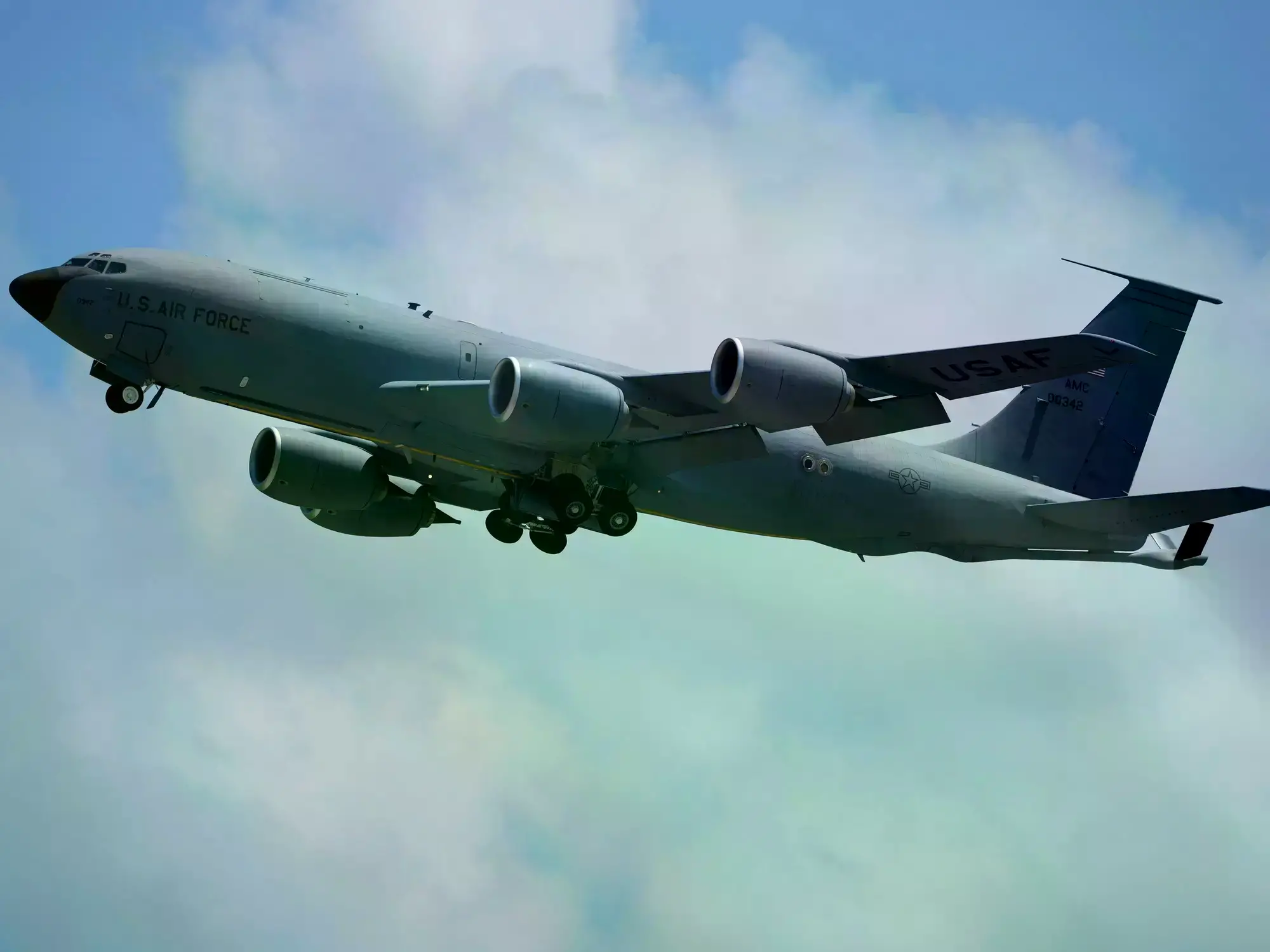 Un avión de Estados Unidos se estrelló en Irak y murieron seis personas.