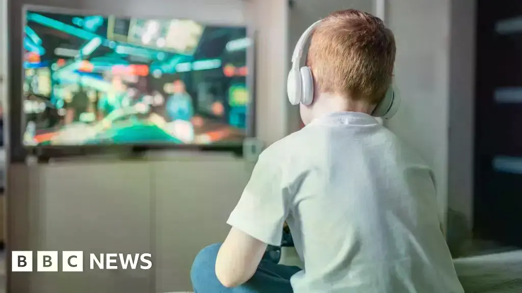 Logotipo del sistema de clasificación por edades PEGI en una pantalla.