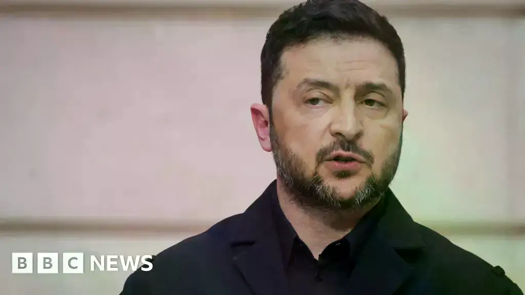 Presidente Zelensky en una rueda de prensa en París.