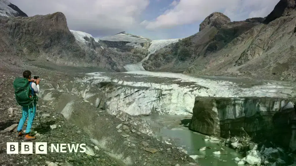 Comparación del glaciar Alpeiner Ferner en 1936, 2018 y 2025.