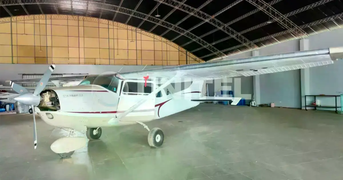 Operativos de la UMOPAR en un aeródromo de Warnes.