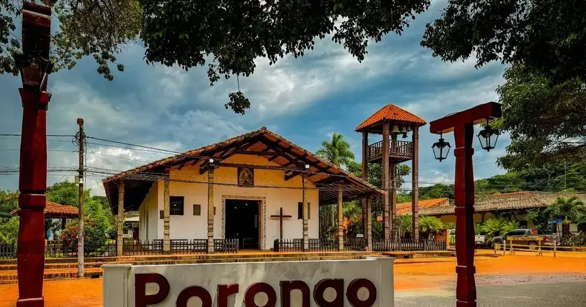 Una vista de la plaza de Porongo