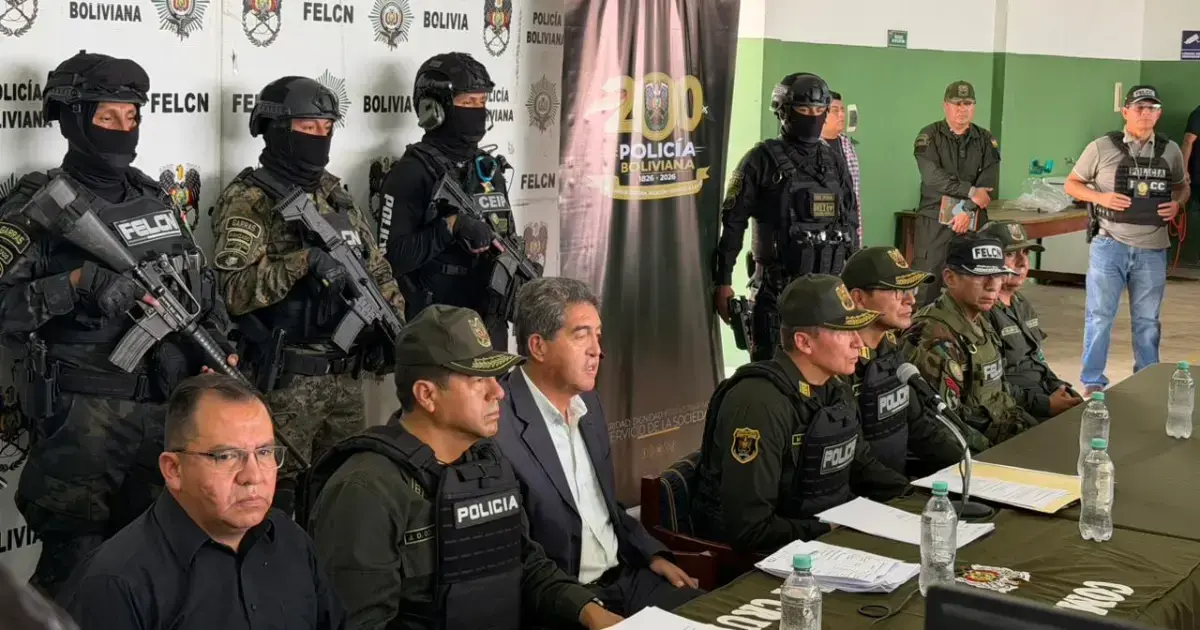 Policía secuestró dos cajas fuertes de grandes dimensiones.
