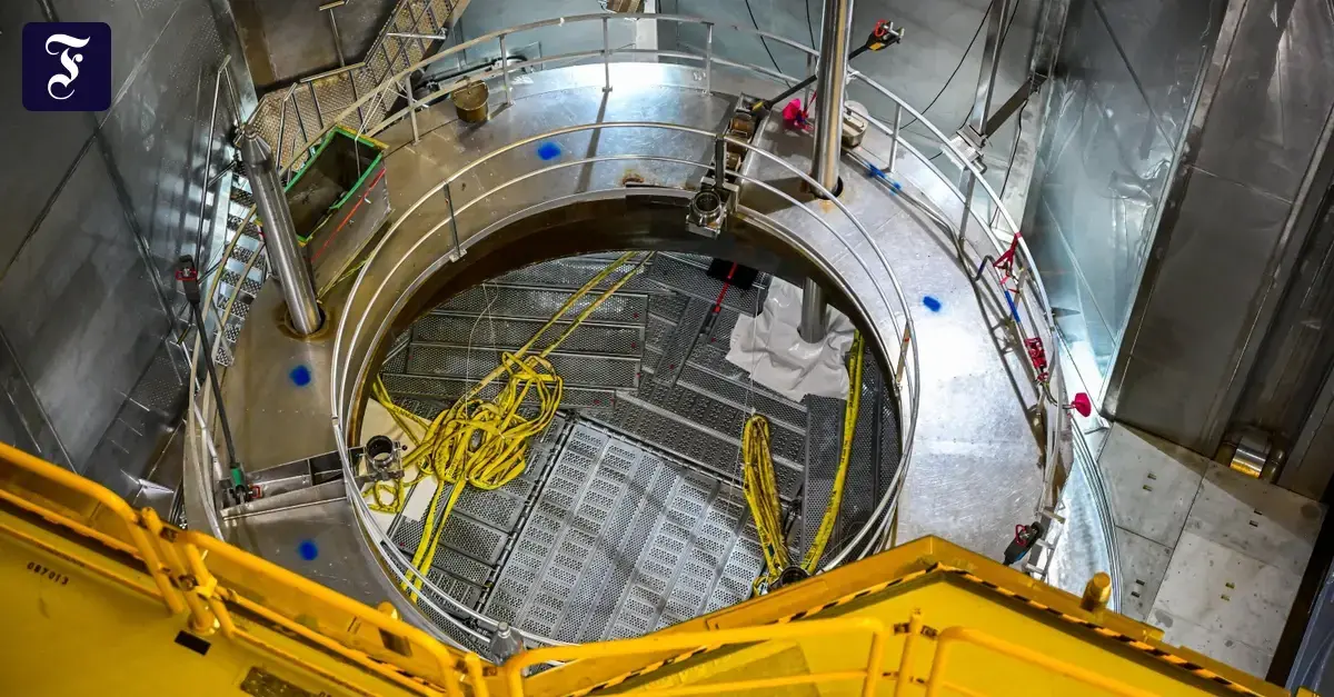 El interior del edificio del reactor de la central nuclear de Emsland en proceso de desmantelamiento.