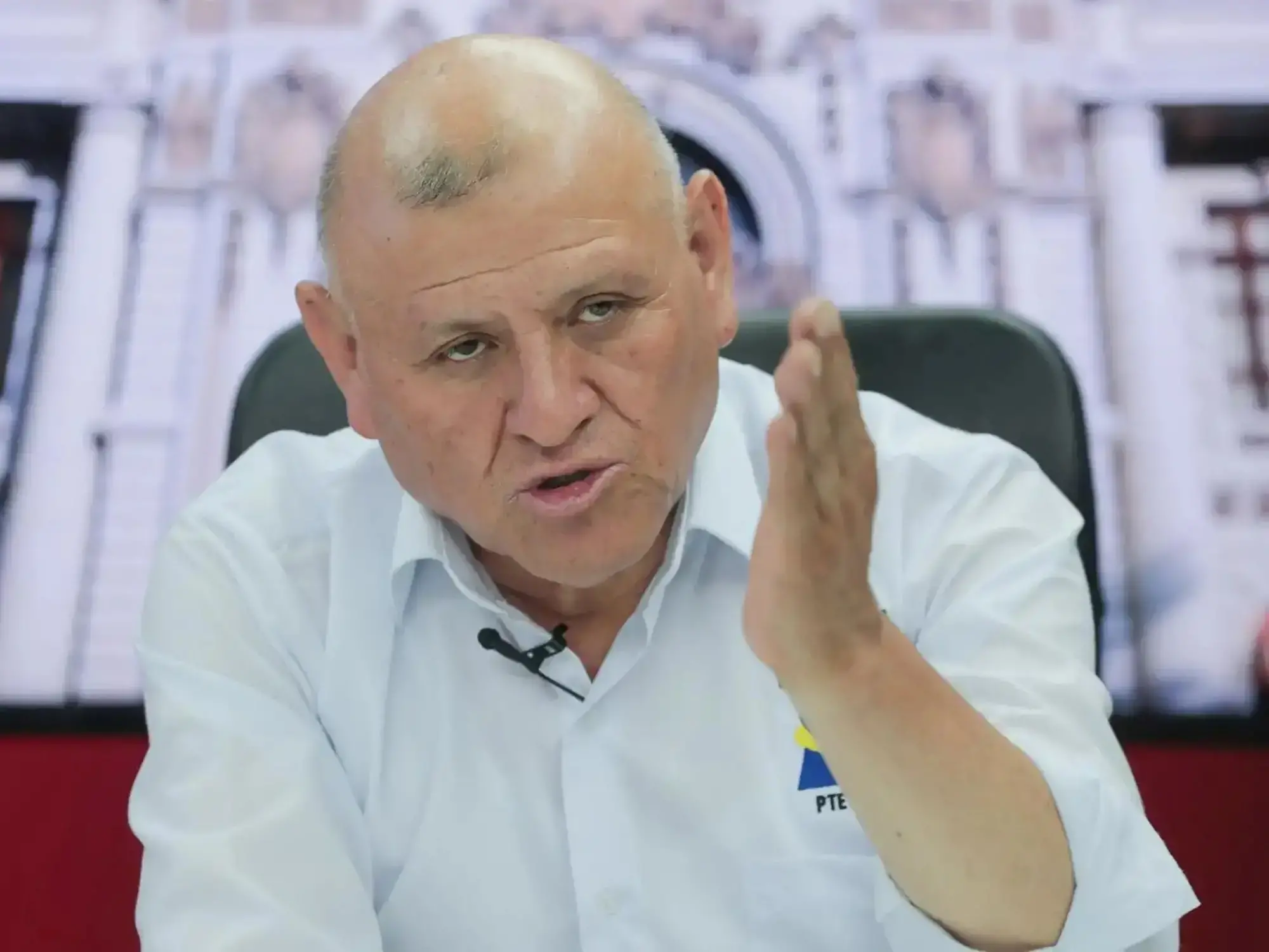 Candidato a presidente de Perú, Napoleón Becerra.