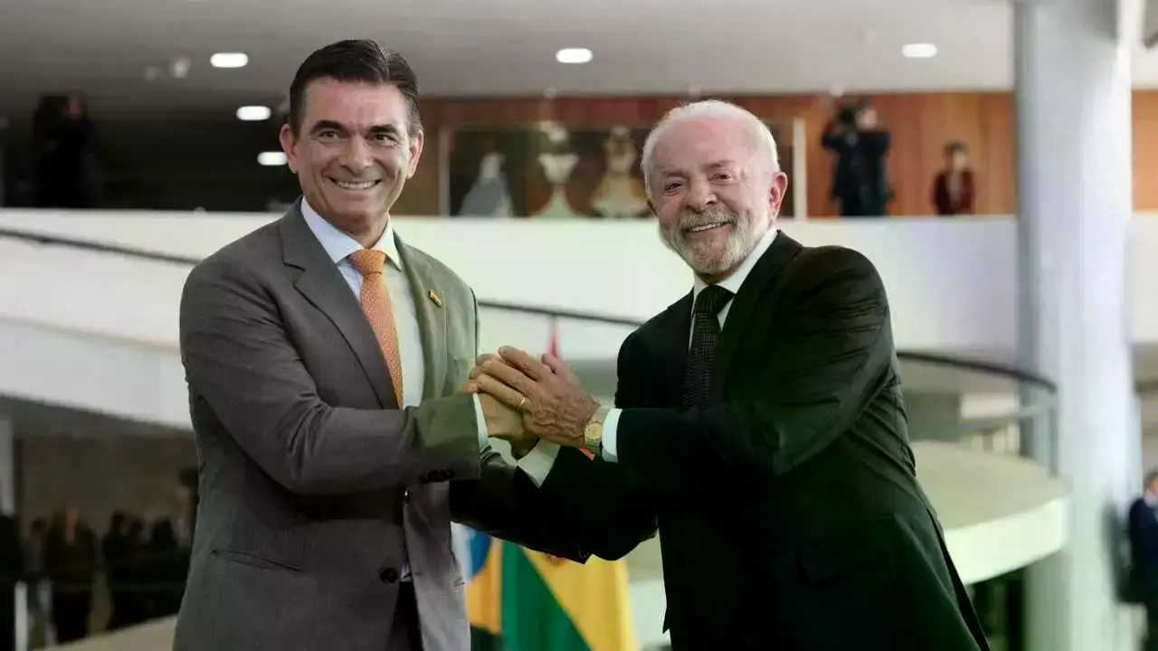 El presidente, Rodrigo Paz, y su homólogo, Luiz Inácio Lula da Silva.
