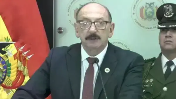 Procurador general del Estado, Hugo León La Faye.